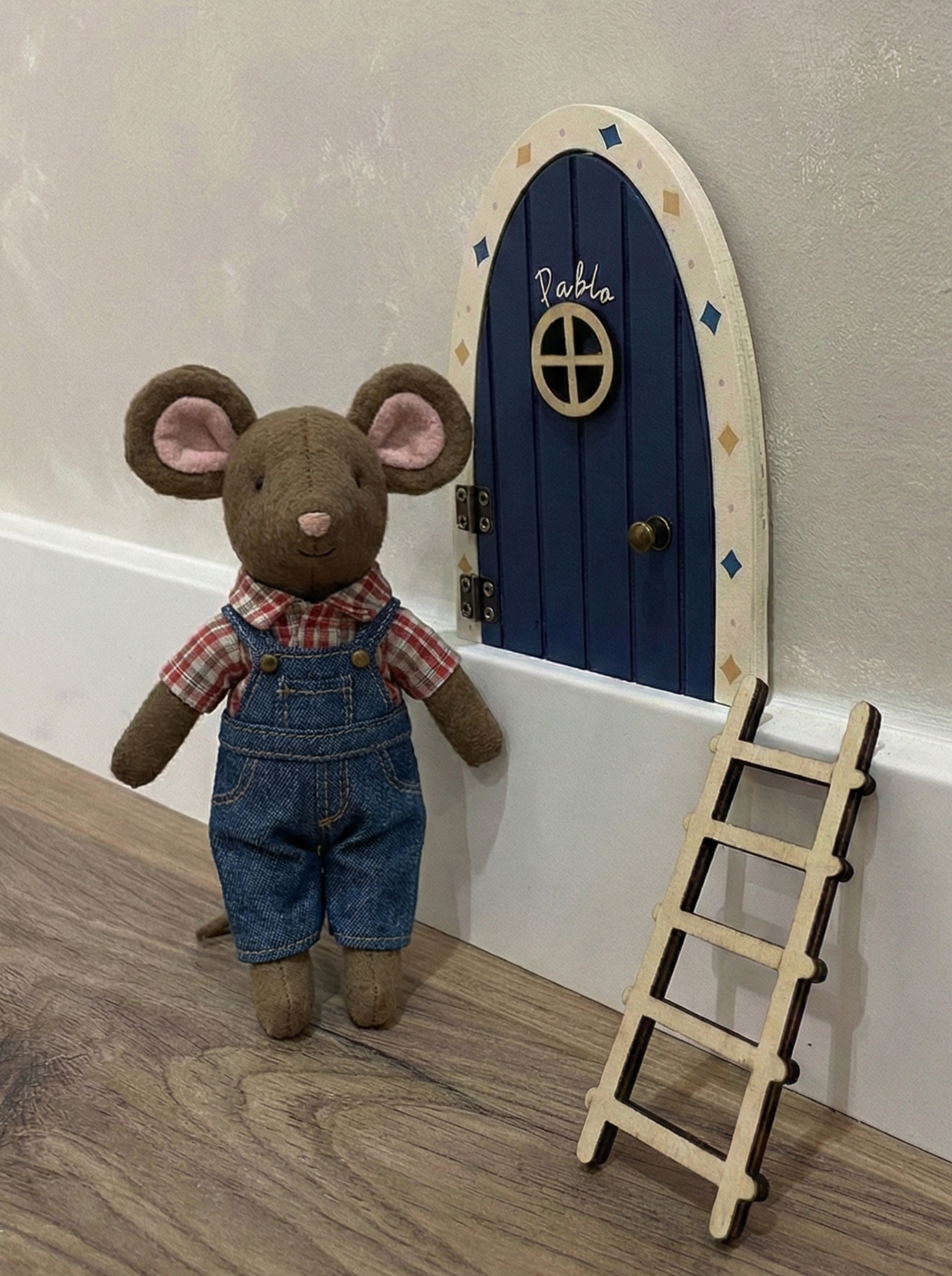 Puerta del Ratoncito Pérez Personalizada – Magia en su Habitación